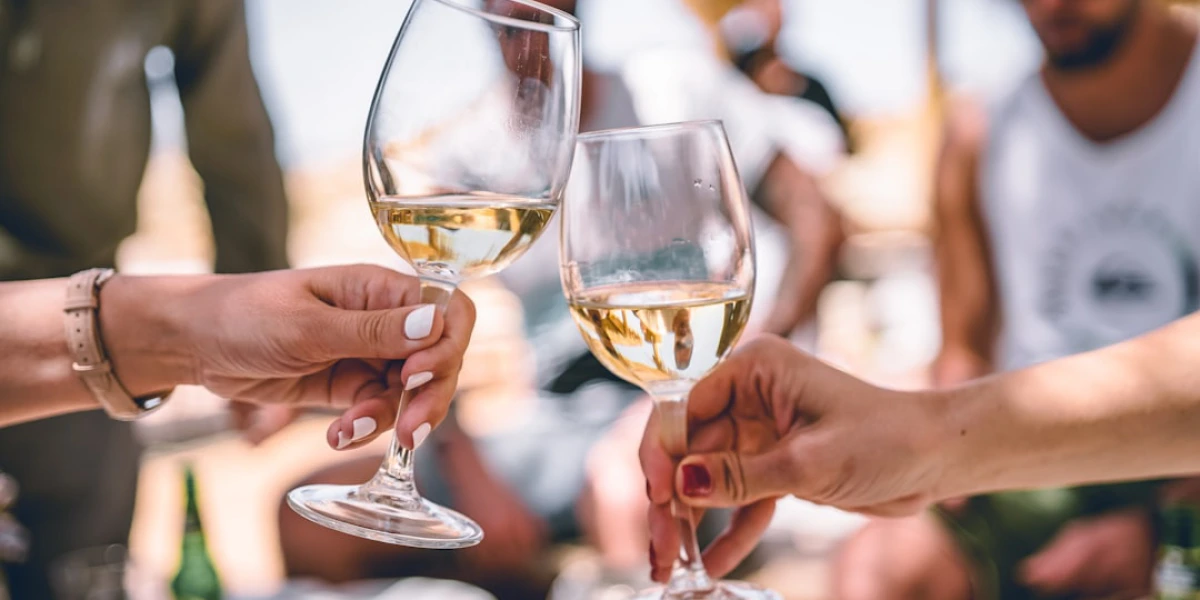 Elizabeth Lavoie performing Botox treatment