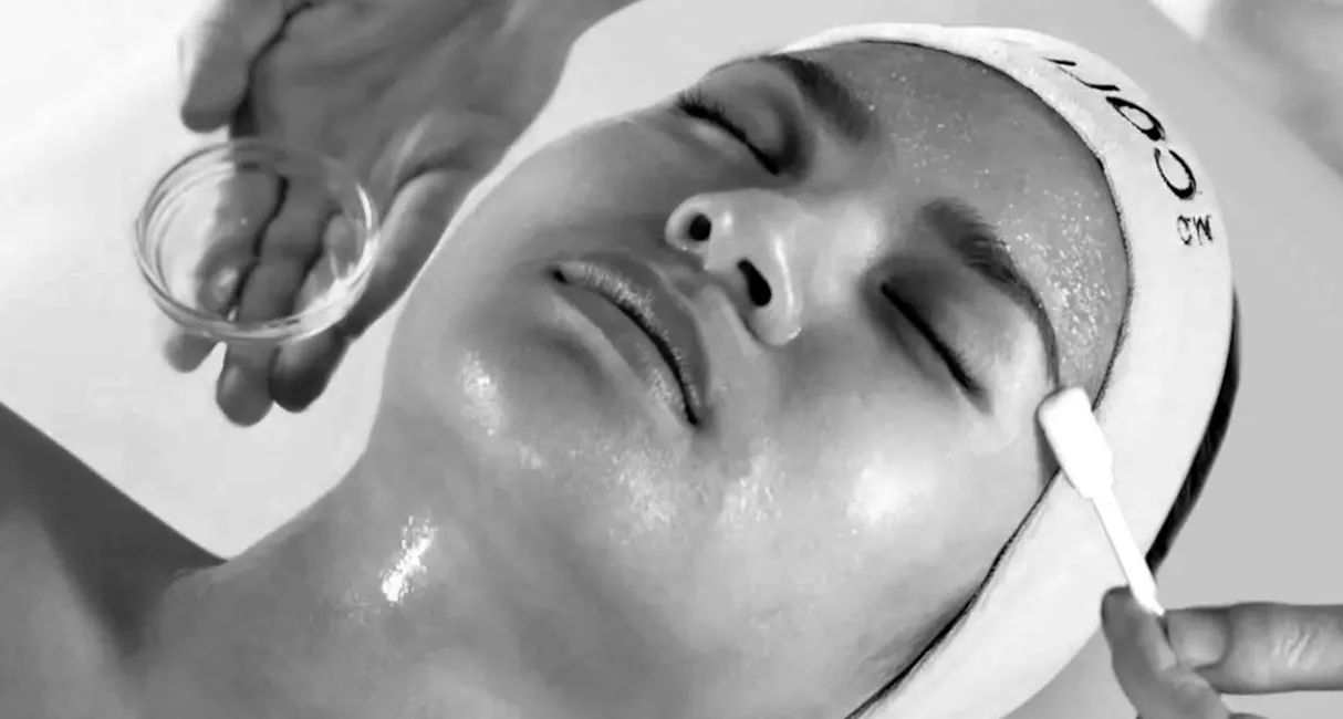 51Waqxing1 woman getting laser hair removal in ottawa